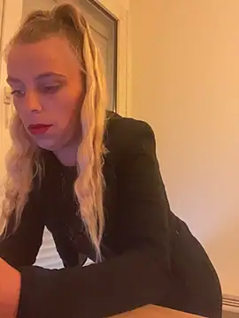 BrumeLove online show from May 2026 07:03:01 AM