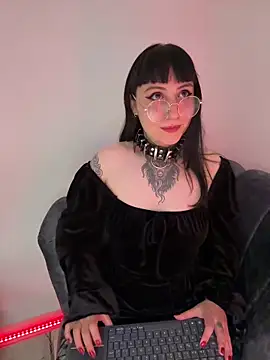 Ravenna666  online show from April 2026 09:52:01 PM