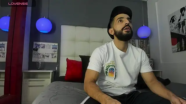 Yiyo10  online show from February 2026 03:57:02 AM