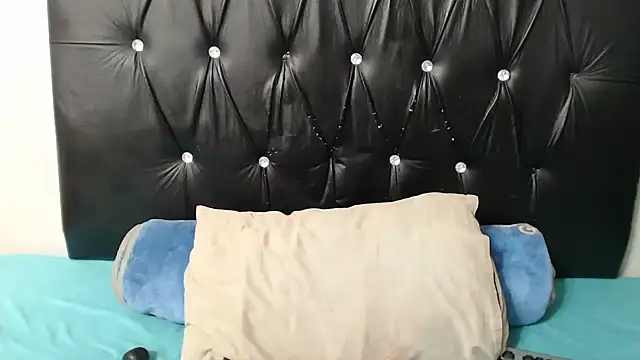 Wild RoseXX online show from June 2026 07:49:01 PM