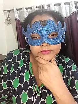 Snapshot of MEERAcle chatting on December 2025 04:04:01 PM MEERAcle online show from December 2025 04:04:01 PM