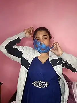 Snapshot of MEERAcle chatting on January 2026 12:22:02 PM MEERAcle online show from January 2026 12:22:02 PM