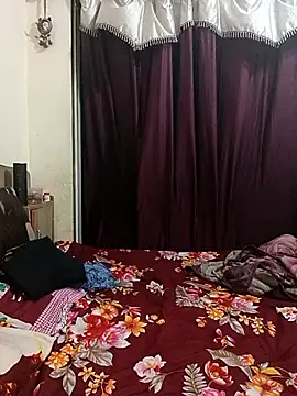 Snapshot of MEERAcle chatting on February 2026 04:44:01 PM MEERAcle online show from February 2026 04:44:01 PM