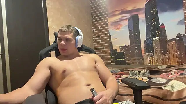 MusclePhantom online show from October 2025 08:08:02 PM