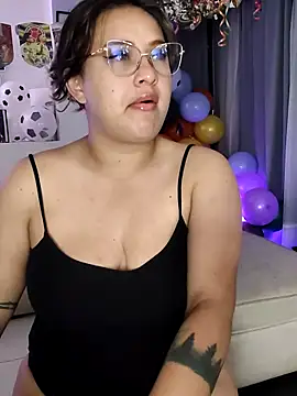 Laureen se online show from June 2026 04:43:02 AM