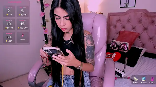 Snapshot of HannaColleman chatting on September 2025 08:11:02 PM HannaColleman online show from September 2025 08:11:02 PM