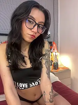 Snapshot of eviegothel_ chatting on October 2025 08:20:01 PM eviegothel online show from October 2025 08:20:01 PM