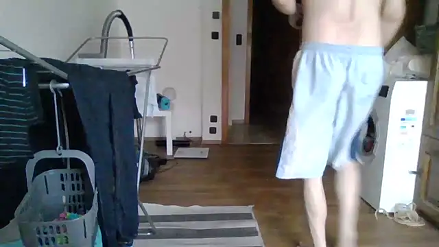 Snapshot of XLBarehengst chatting on October 2025 02:59:01 PM XLBarehengst online show from October 2025 02:59:01 PM