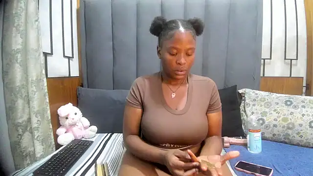 MrsMxx25 online show from November 2025 10:41:02 PM