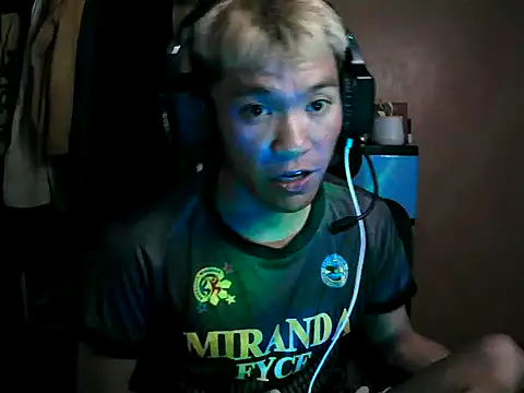 Snapshot of Riiichie_wilCumm chatting on November 2025 03:51:01 PM Riiichie wilCumm online show from November 2025 03:51:01 PM