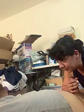 Snapshot of shakeweight chatting on October 2025 06:03:01 PM shakeweight online show from October 2025 06:03:01 PM