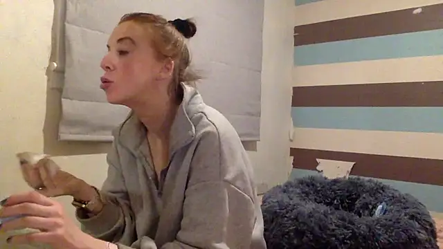 Bellababexox online show from June 2026 11:13:01 PM