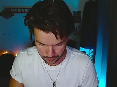 Snapshot of cortelioni_massimo_ chatting on September 2025 10:57:02 PM cortelioni massimo online show from September 2025 10:57:02 PM