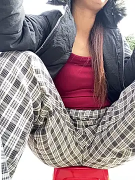 Huong-Ly online show from December 2025 02:51:02 AM