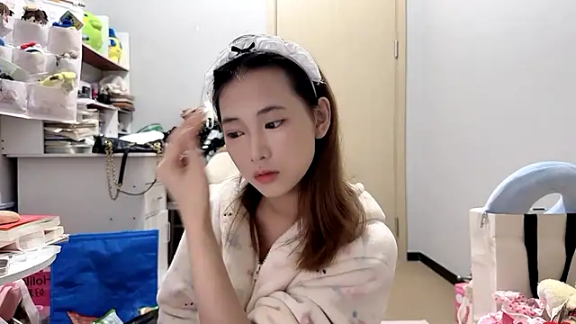Snapshot of Ann-cookie chatting on May 2026 03:19:02 PM Ann-cookie online show from May 2026 03:19:02 PM