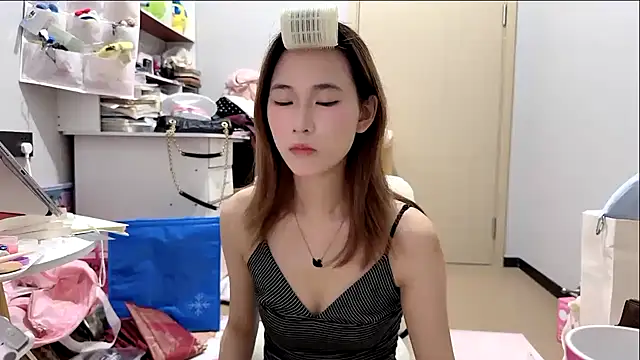 Snapshot of Ann-cookie chatting on May 2026 04:34:02 PM Ann-cookie online show from May 2026 04:34:02 PM