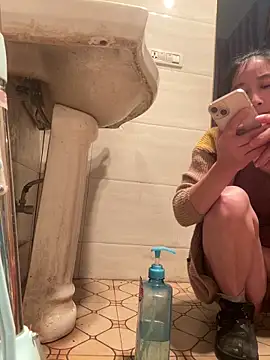 crhong666 online show from March 2026 12:37:01 AM