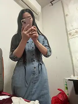 crhong666 online show from April 2026 12:37:01 AM