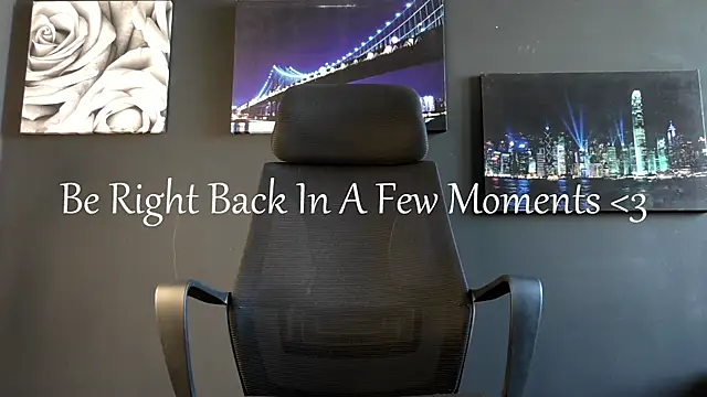 Snapshot of SirReed chatting on January 2026 09:58:02 AM SirReed online show from January 2026 09:58:02 AM