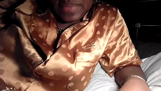 Curvy AfricanQuinn online show from March 2026 10:27:01 PM