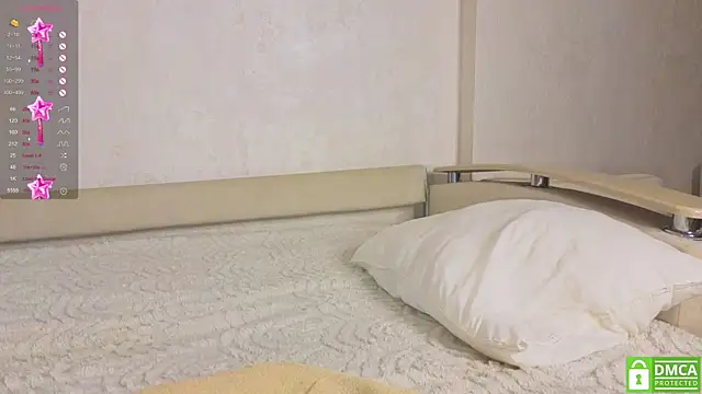 Snapshot of KittenFang chatting on October 2025 06:40:02 PM KittenFang online show from October 2025 06:40:02 PM