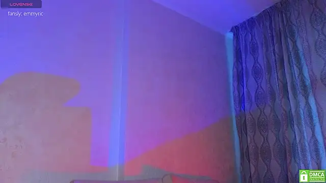 Snapshot of KittenFang chatting on March 2026 11:32:02 AM KittenFang online show from March 2026 11:32:02 AM