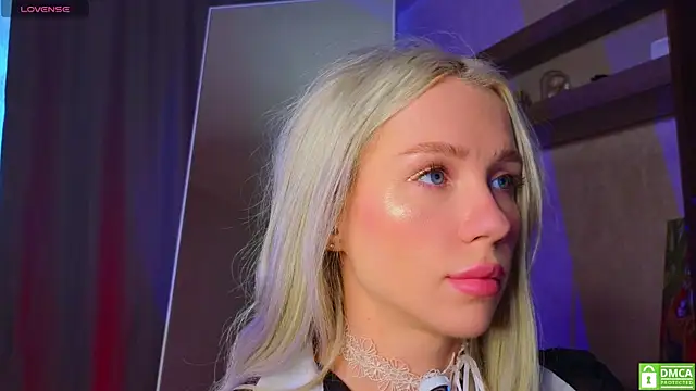 Snapshot of KittenFang chatting on April 2026 10:45:02 AM KittenFang online show from April 2026 10:45:02 AM