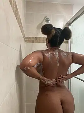 LuckyKhloe online show from May 2026 07:22:02 PM