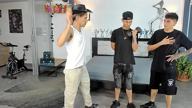 Snapshot of Playhardsex_ chatting on October 2025 10:52:02 PM Playhardsex online show from October 2025 10:52:02 PM