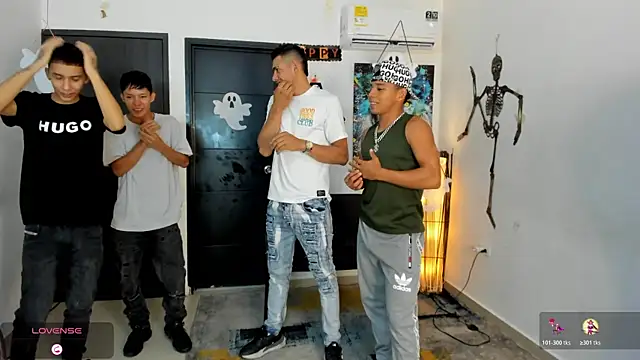 Snapshot of Playhardsex_ chatting on October 2025 11:18:02 PM Playhardsex online show from October 2025 11:18:02 PM