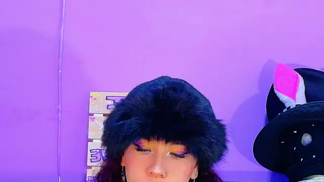 CristalRose online show from April 2026 08:57:02 PM