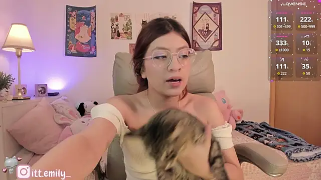 Snapshot of emily_uwu0 chatting on January 2026 01:41:02 AM emily uwu0 online show from January 2026 01:41:02 AM