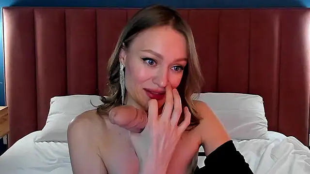 EvelynPoole online show from April 2026 08:40:01 AM