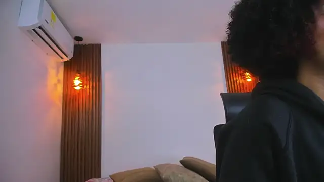 Snapshot of delaylacruz chatting on September 2025 11:45:01 AM delaylacruz online show from September 2025 11:45:01 AM