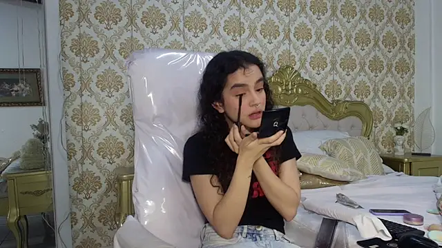 JessB  online show from November 2025 06:19:02 PM