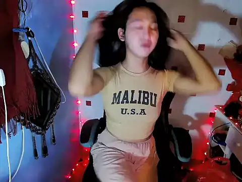 Nathalie Smith19 online show from September 2025 12:02:02 AM