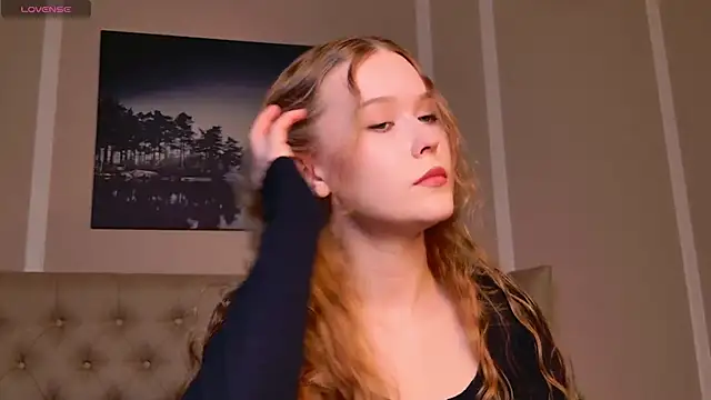 Snapshot of MandyMils chatting on October 2025 03:21:01 PM MandyMils online show from October 2025 03:21:01 PM