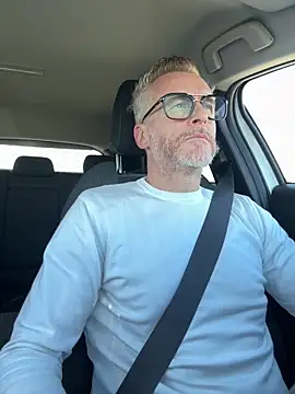 Axl hot online show from April 2026 03:20:02 PM