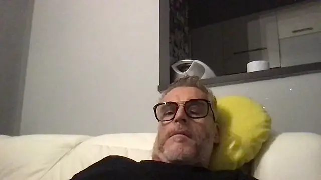 Axl hot online show from May 2026 12:59:01 AM