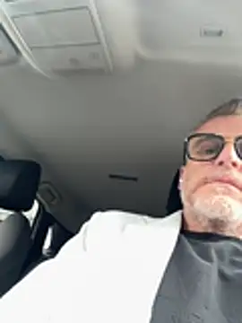 Axl hot online show from May 2026 10:33:01 AM
