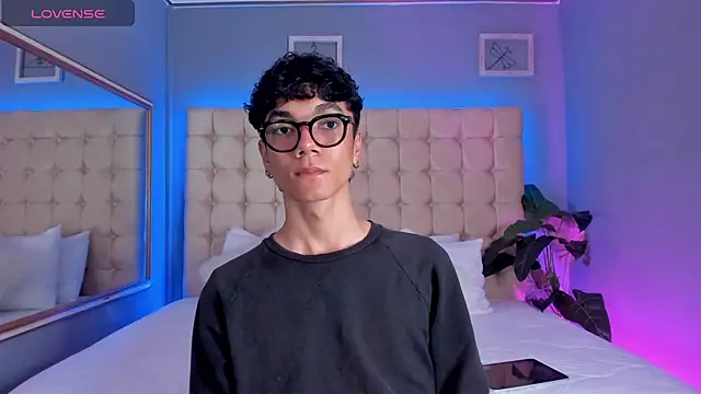 Phillicious   online show from September 2025 09:28:02 PM