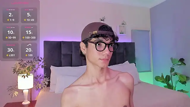 Phillicious   online show from December 2025 11:23:02 PM