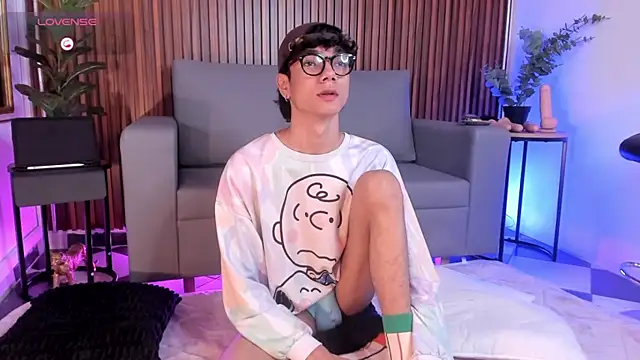 Phillicious   online show from February 2026 12:06:02 AM