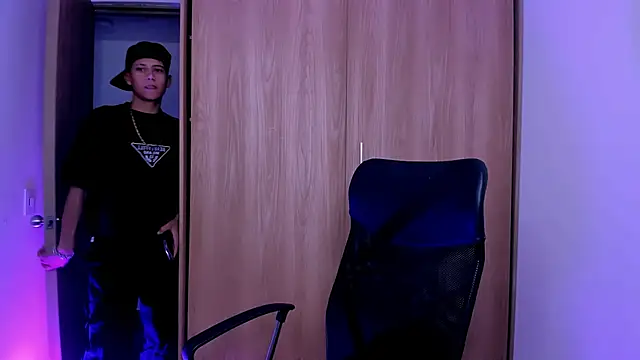 Snapshot of Toy_boy777 chatting on February 2026 09:00:02 PM Toy boy777 online show from February 2026 09:00:02 PM