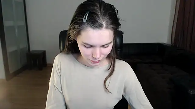 Snapshot of AmelieReve chatting on October 2025 05:24:02 PM AmelieReve online show from October 2025 05:24:02 PM