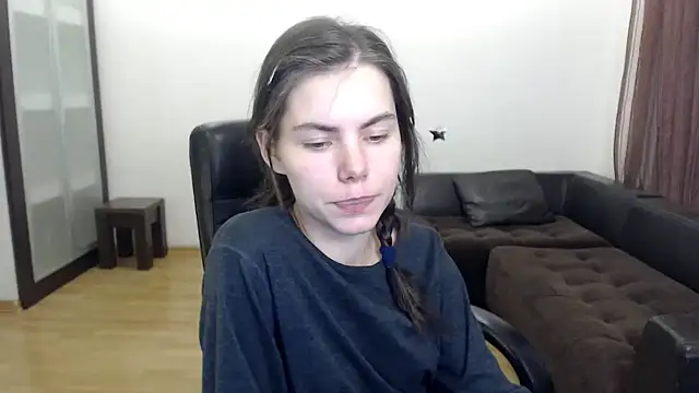 Snapshot of AmelieReve chatting on October 2025 05:01:01 PM AmelieReve online show from October 2025 05:01:01 PM