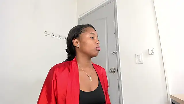 Mia sherly online show from November 2025 06:32:01 PM