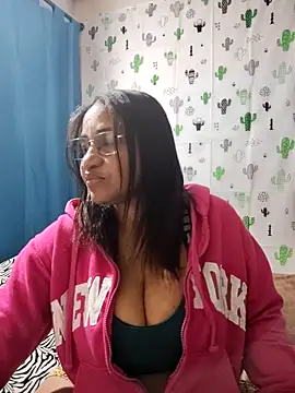 Snapshot of Avannay chatting on September 2025 12:02:02 AM Avannay online show from September 2025 12:02:02 AM