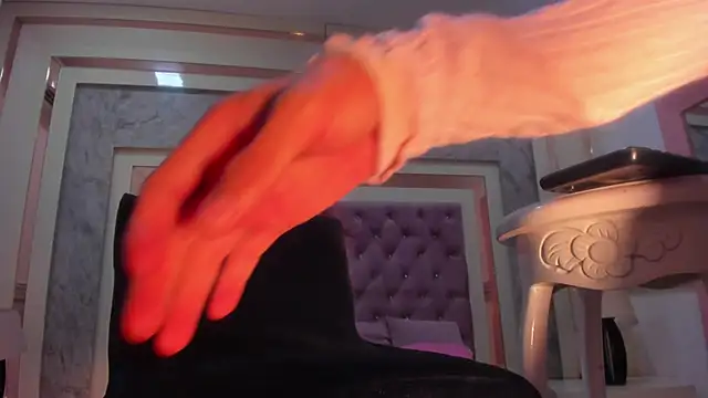 Xara Blis online show from September 2025 04:47:01 AM