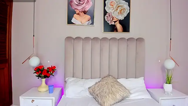 Dani rosse  online show from April 2026 03:50:02 PM